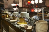 Houkuttelevan maittava ruokailutarjonta!