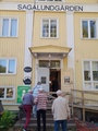 Sagalundgården on maaseutumuseo alueen päärakennus, entinen Kemiönsaaren emäntäkoulu. Tässä rakennuksessa sijaitsi myös ruokapaikkamme Cafe Adelee.