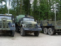 Vanhaa kalustoakin ili monenlaista. Tässä armeijan vanhaa autokantaa ajokuntoisena.